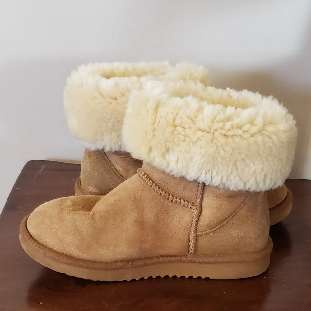 Sheepskin Women's Boots Size 6